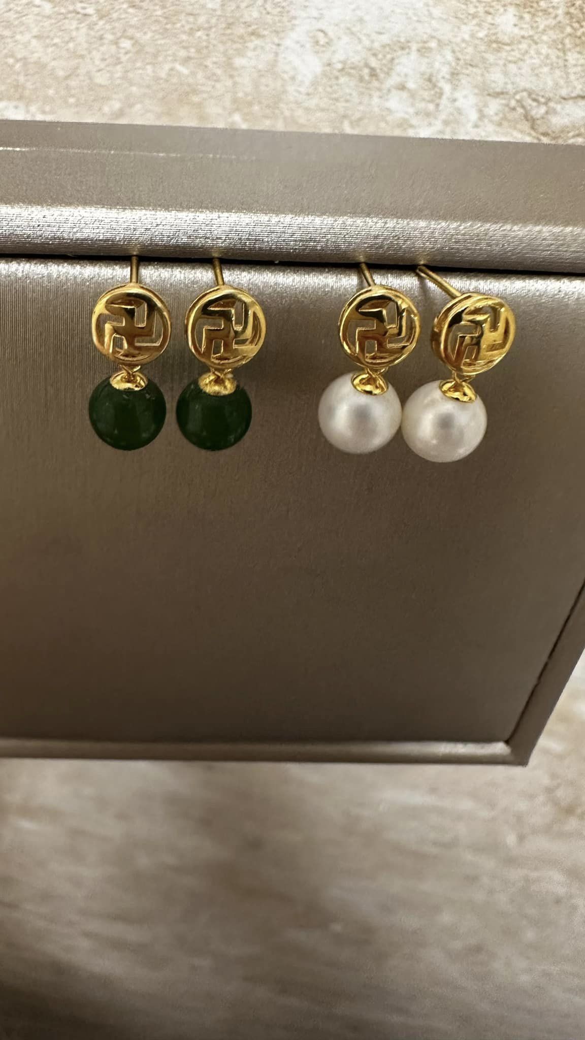 Jade/South Sea Pearl Dangling Earrings 18K