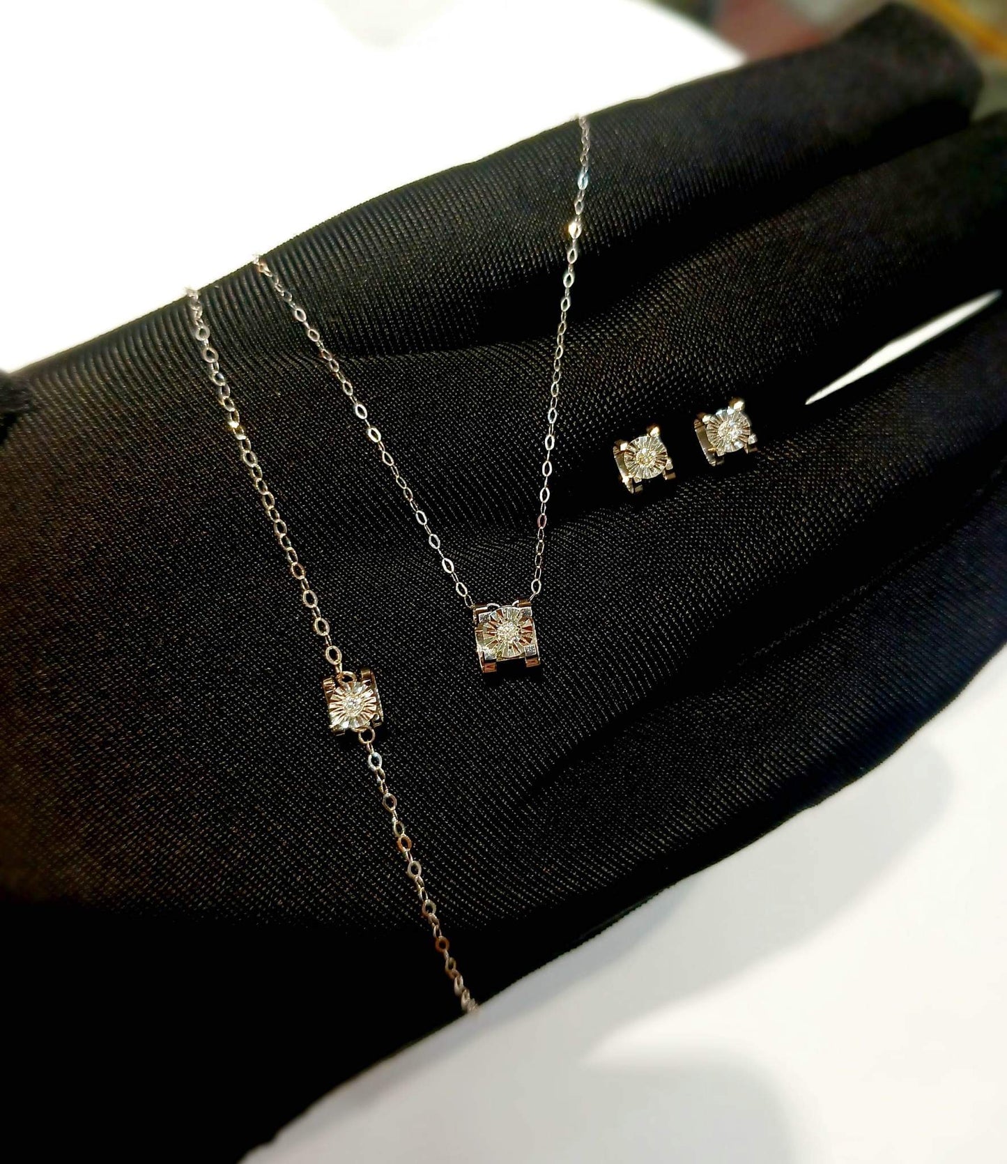 Diamond Stud Jewelry Set with Enlarger 18K Gold