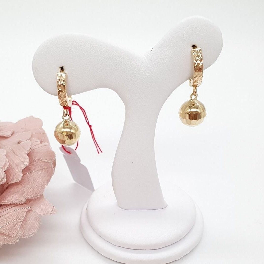 Ball huggies online earrings