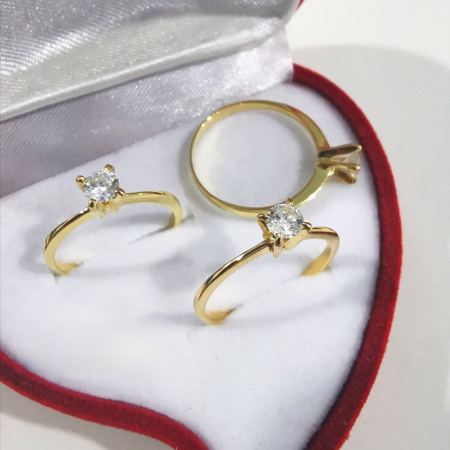 .20-.30 CT Round Diamond Engagement Ring