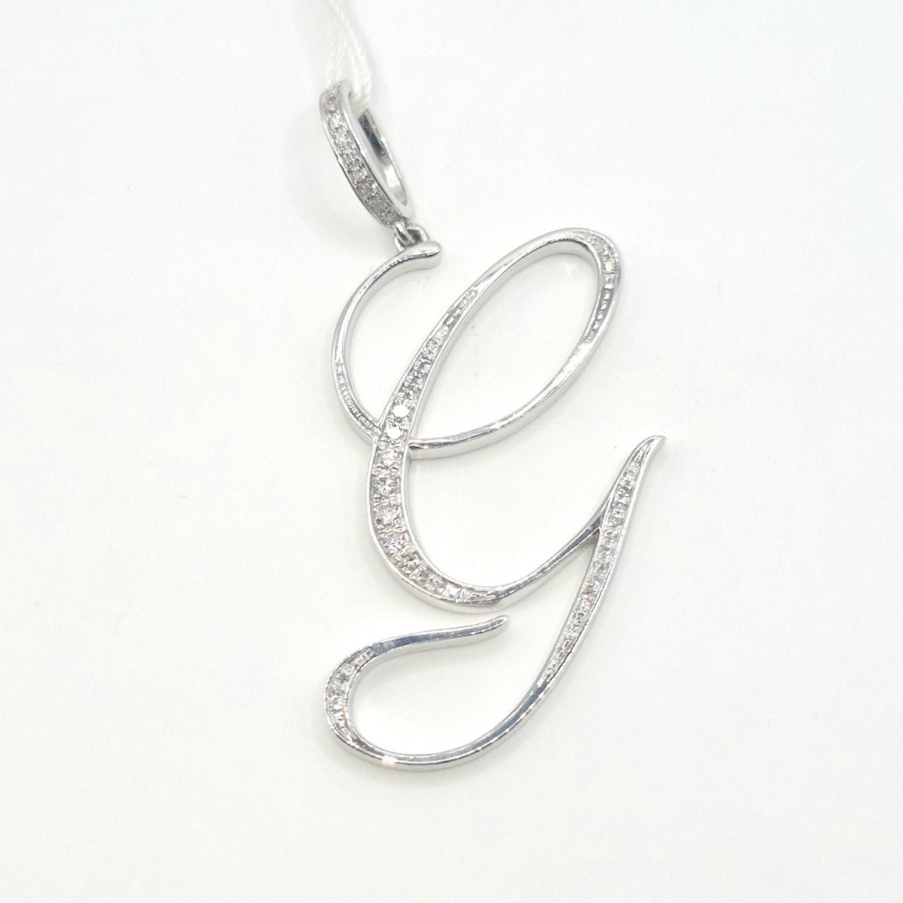 letter diamond pendant g