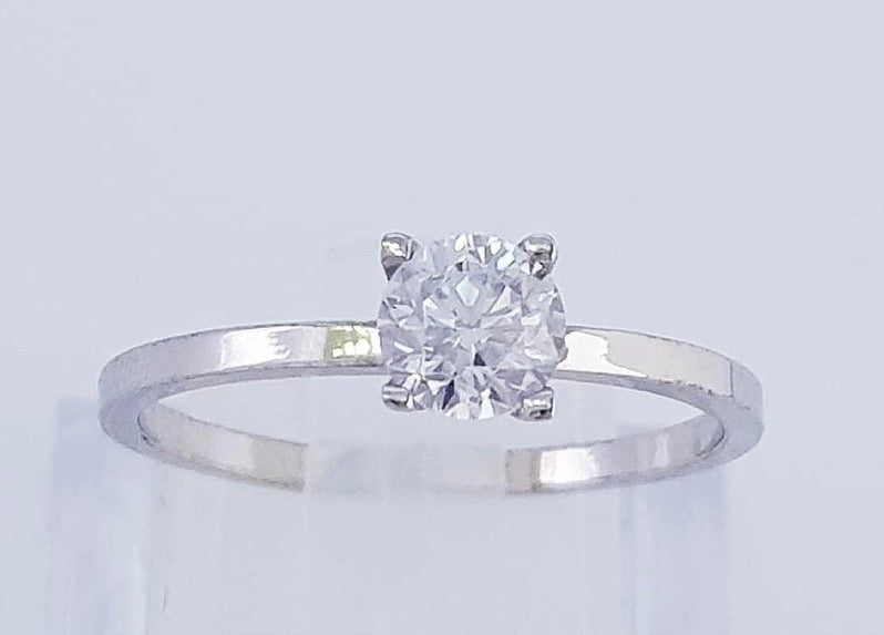 MAISEE 18K Gold Solitaire Engagement Ring