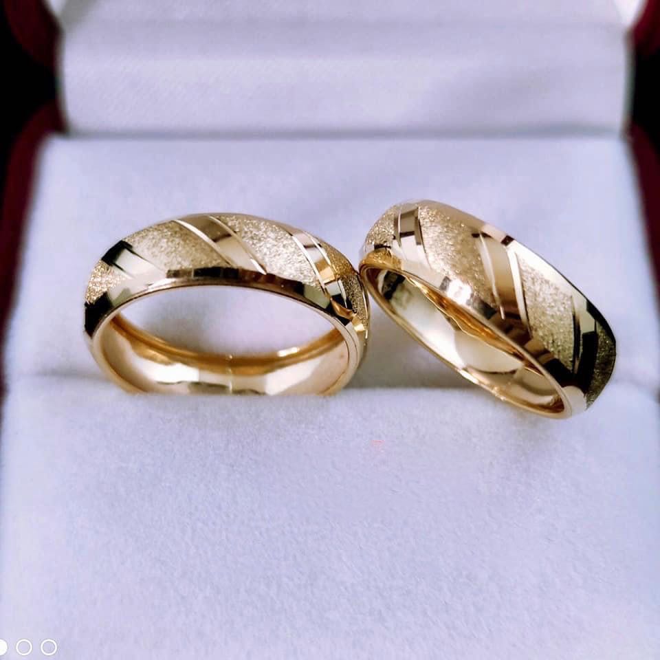 GREE 18K Gold Wedding Rings - Main Image