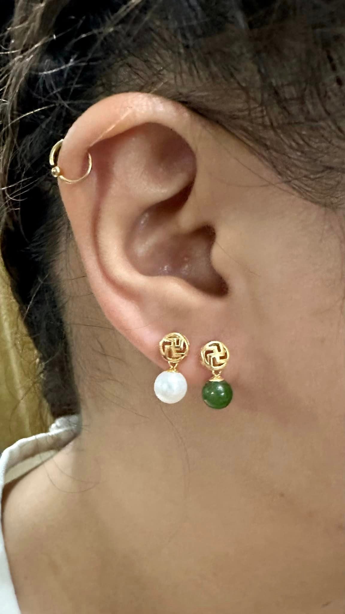 Jade/South Sea Pearl Dangling Earrings 18K