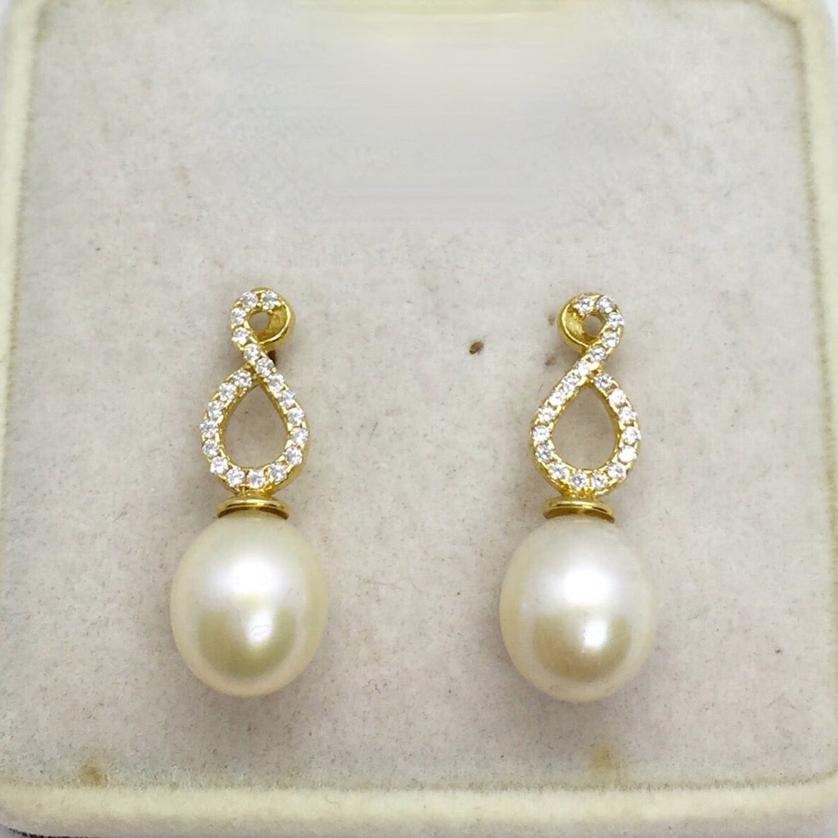 Dangling Infinity Pearl Earrings 18K Gold