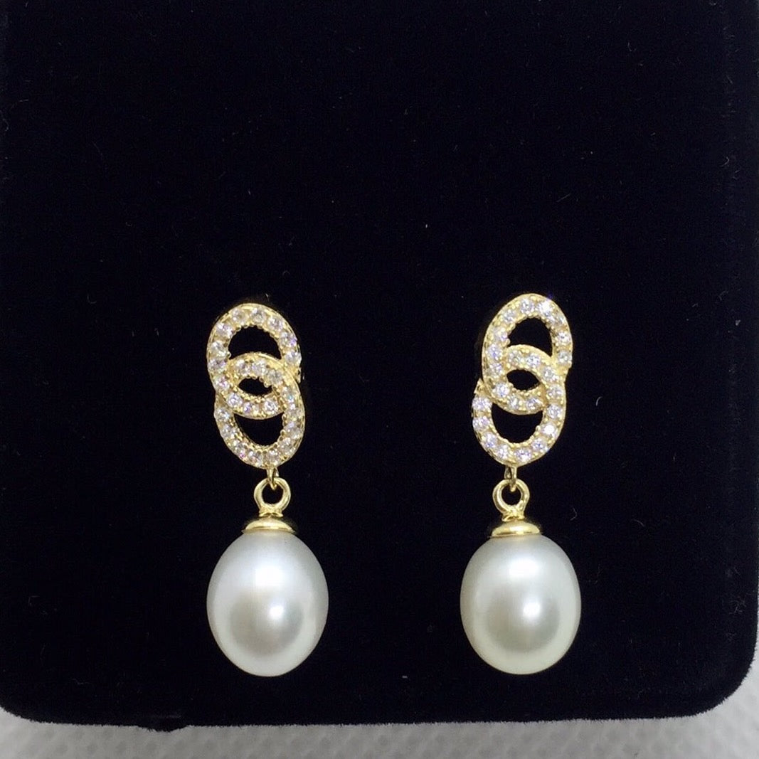 Dangling Link Pearl Earrings 18K Gold