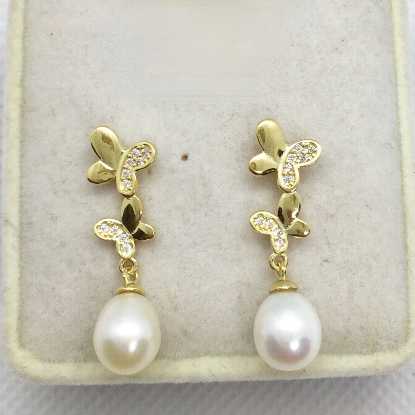 Dangling Twin Butterfly Pearl Earrings 18K Gold