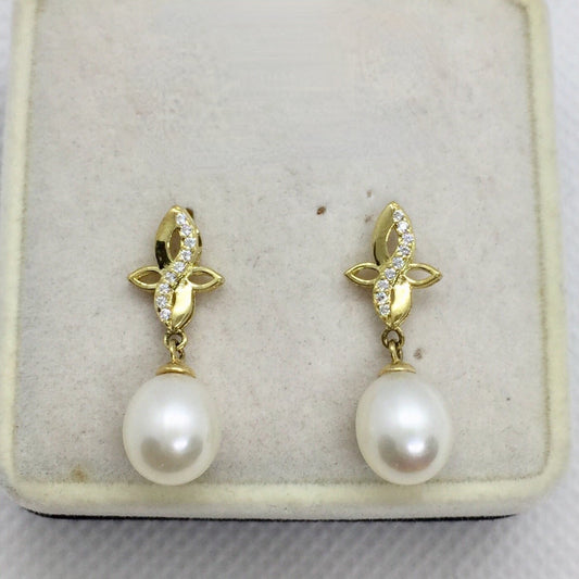 Dangling Pearl Earrings 18K Gold