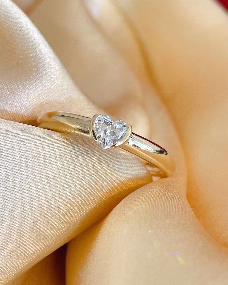 Precious Heart Diamond Engagement/Women's Ring 18K Yellow Gold - Pre-Order