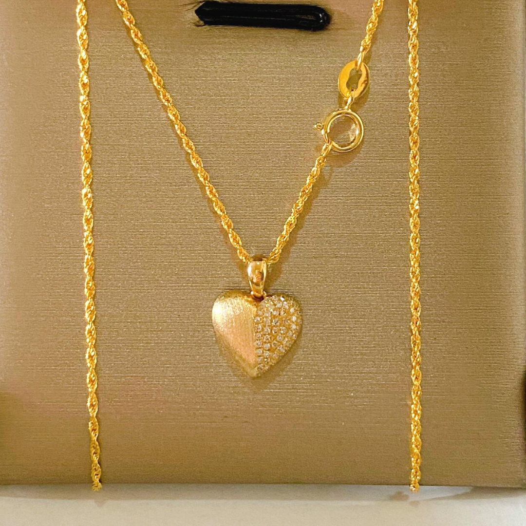 Matte Heart Half Diamond Necklace 18K Gold