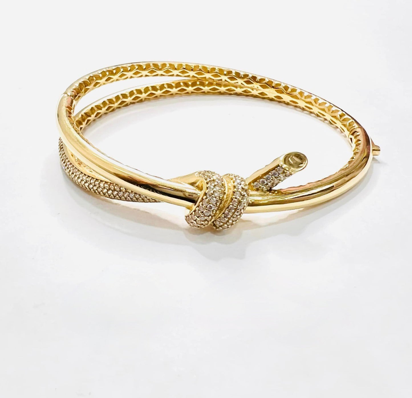Forver Knot Studded Bangle 18K Gold