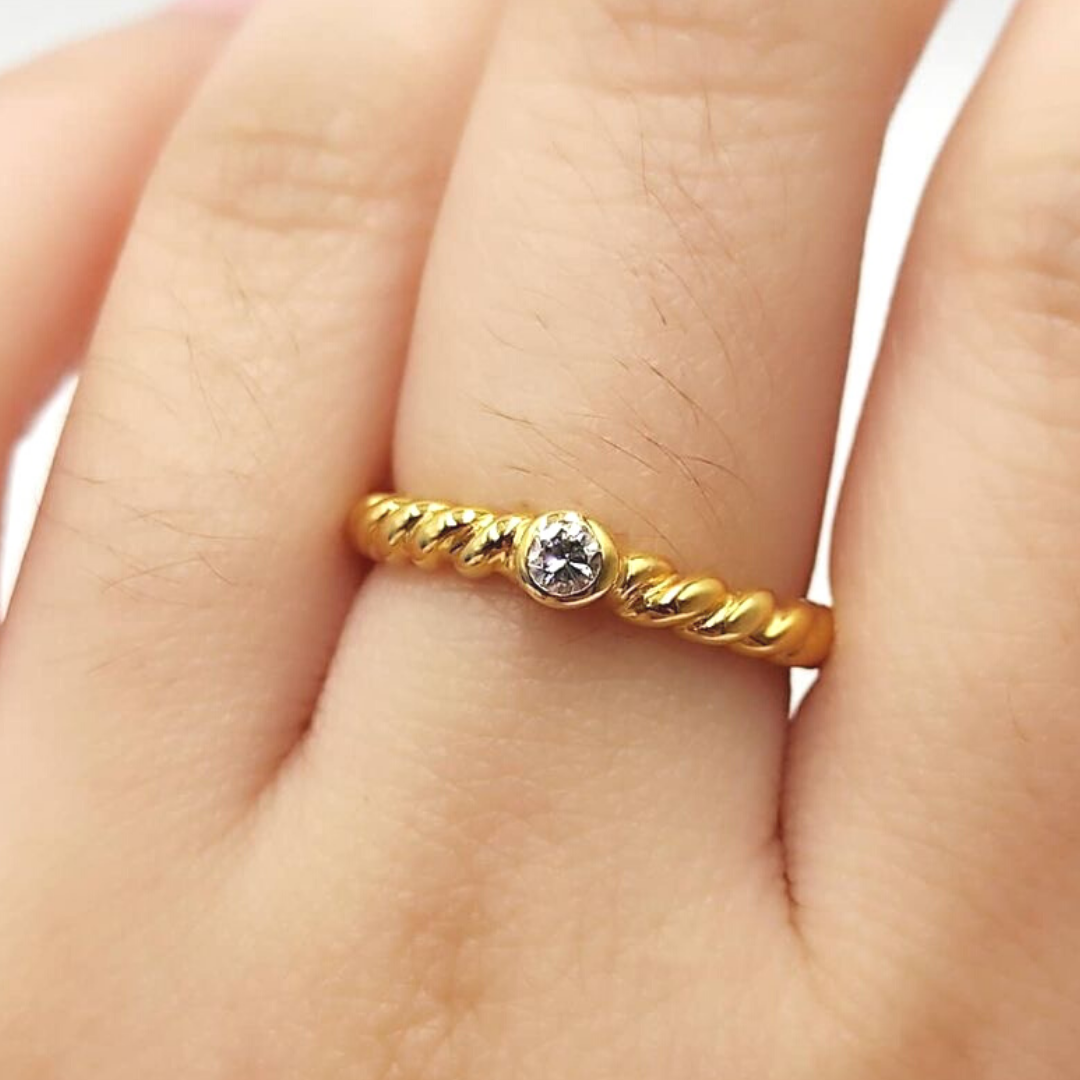 .10ct Solitaire Diamond Bezel Twist Engagement Ring 14K Gold